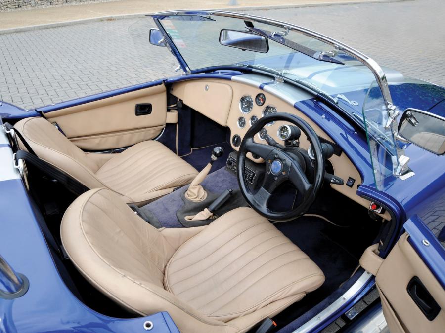 Интерьер AC Cobra CRS (Mk IV) 1997 года  (фото 3 из 9)